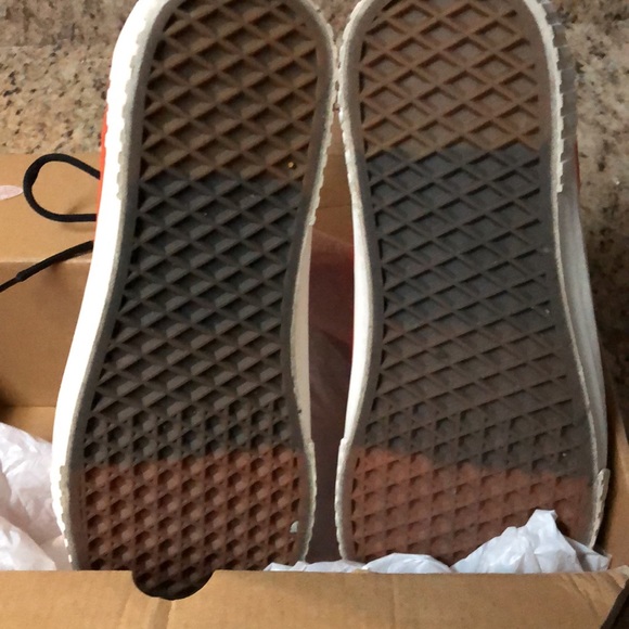 Vans - Picture 5 of 6